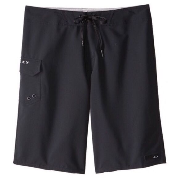 Men’s black Oakley shorts - Picture 4 of 6